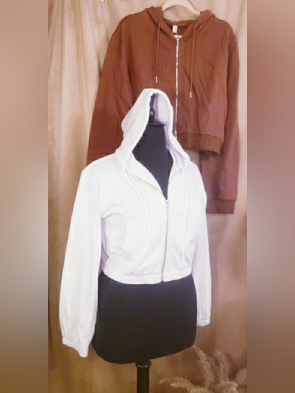 2X AMAZHIYU CROPPED HOODIES